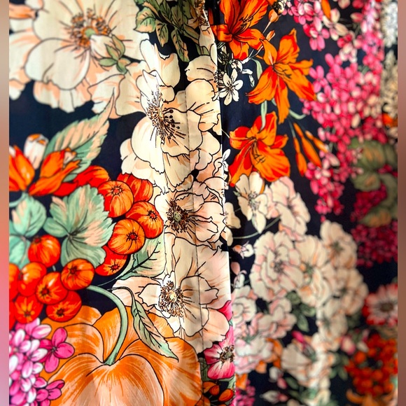 Mixed flower pattern button down women’s shirt. 
Size: N/A - Picture 2 of 6